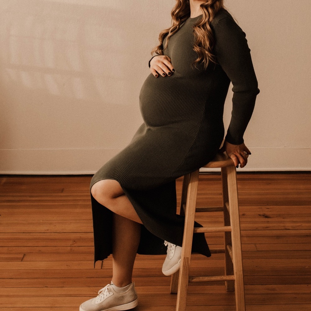 BE COOL Olive Maternity Rib-Knit Dress